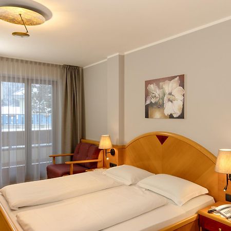 Hotel Goldene Rose Monguelfo-Tesido / Welsberg-Taisten Екстериор снимка
