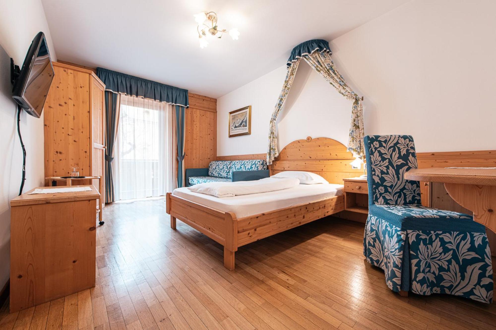 Hotel Goldene Rose Monguelfo-Tesido / Welsberg-Taisten Екстериор снимка