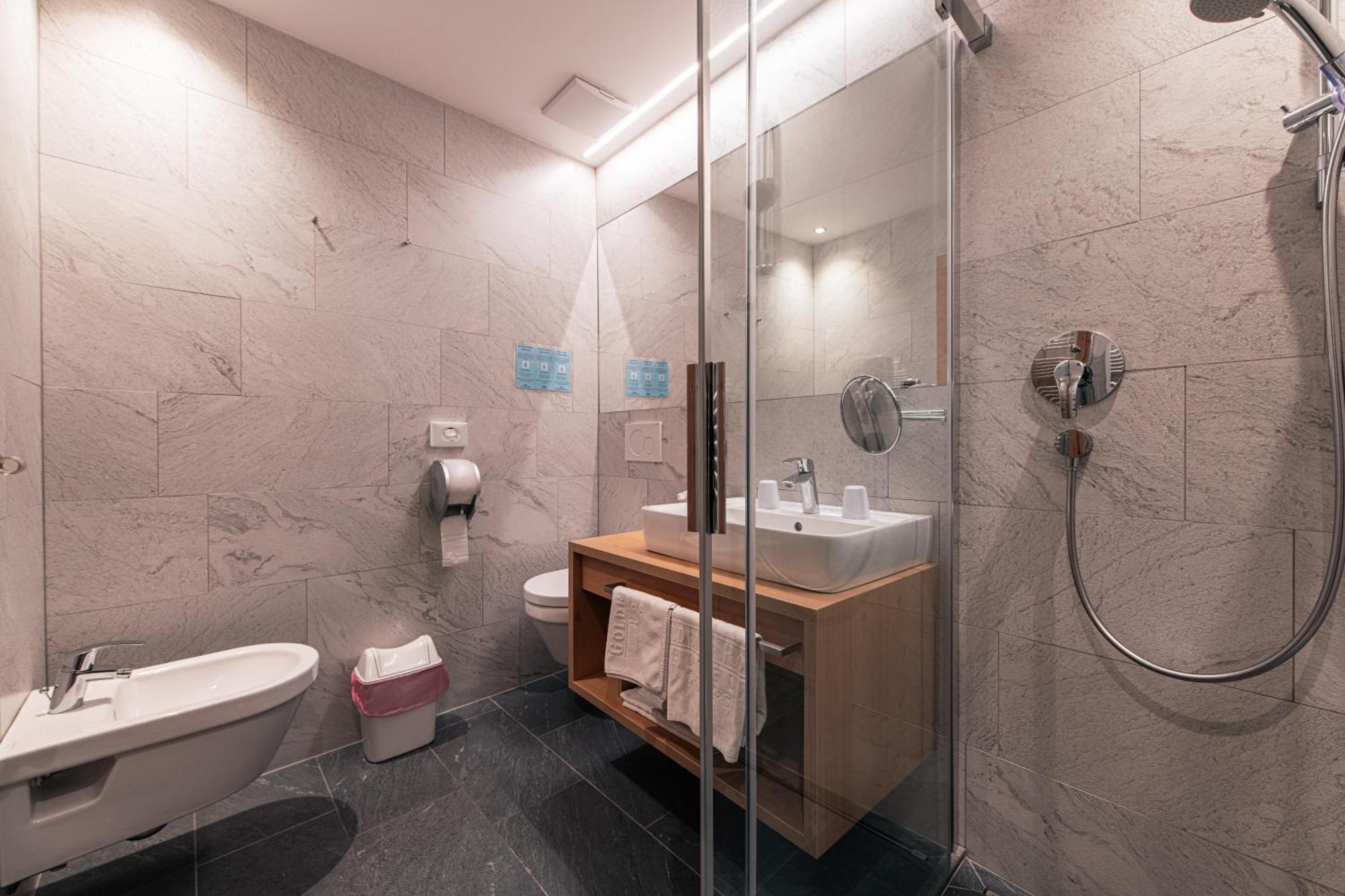Hotel Goldene Rose Monguelfo-Tesido / Welsberg-Taisten Екстериор снимка