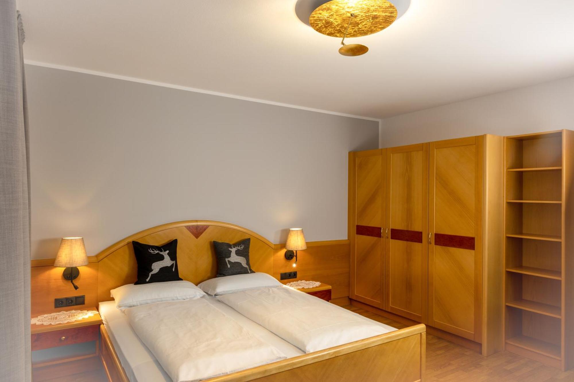 Hotel Goldene Rose Monguelfo-Tesido / Welsberg-Taisten Екстериор снимка