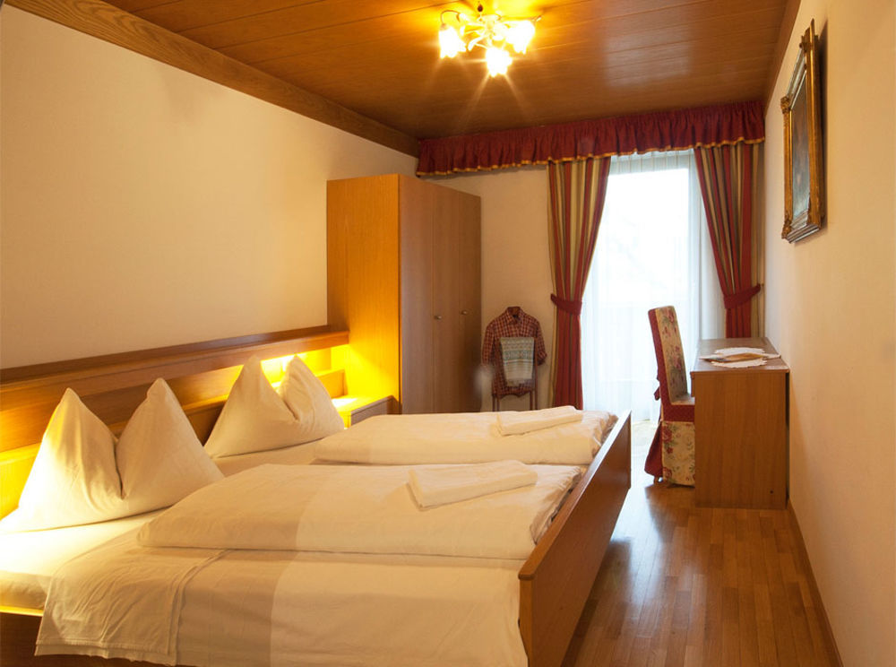 Hotel Goldene Rose Monguelfo-Tesido / Welsberg-Taisten Екстериор снимка