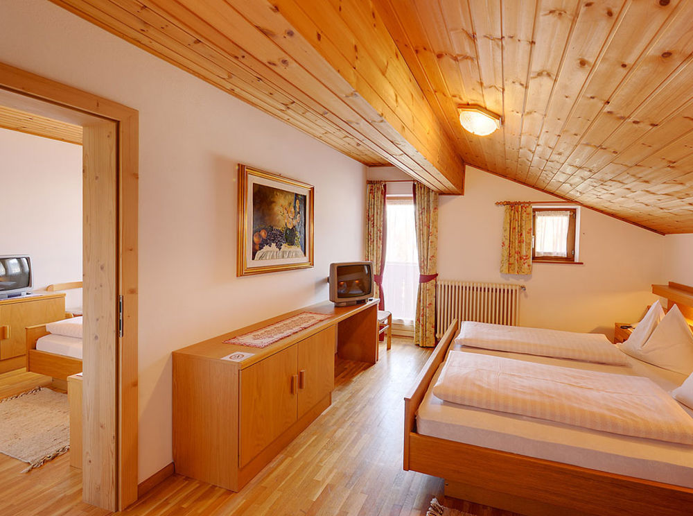 Hotel Goldene Rose Monguelfo-Tesido / Welsberg-Taisten Екстериор снимка
