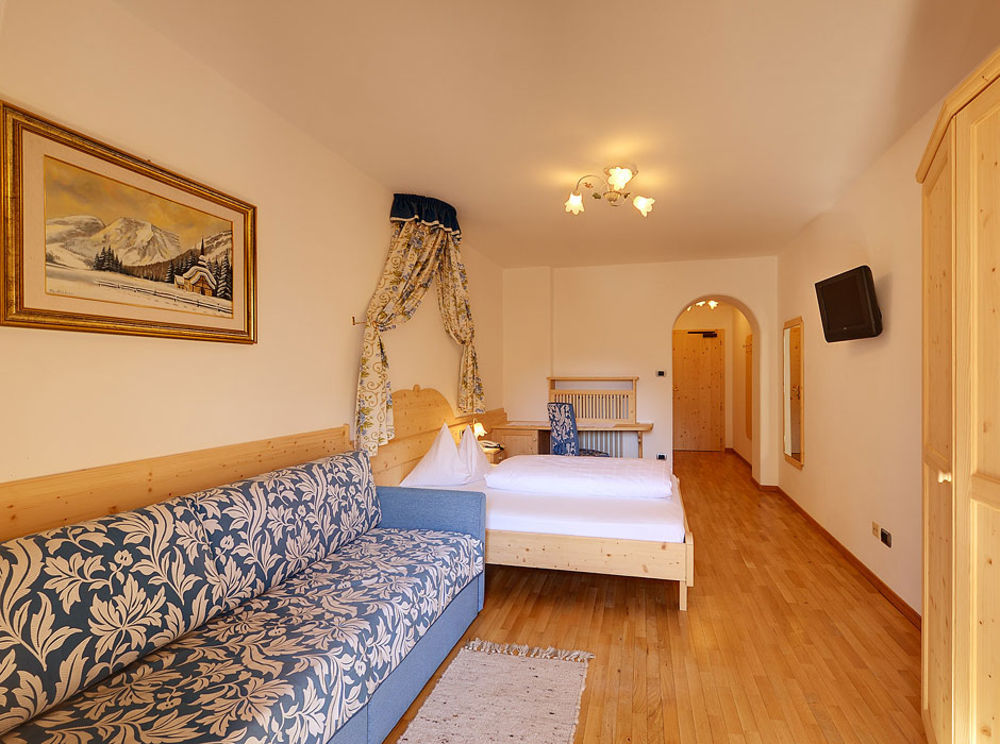 Hotel Goldene Rose Monguelfo-Tesido / Welsberg-Taisten Екстериор снимка