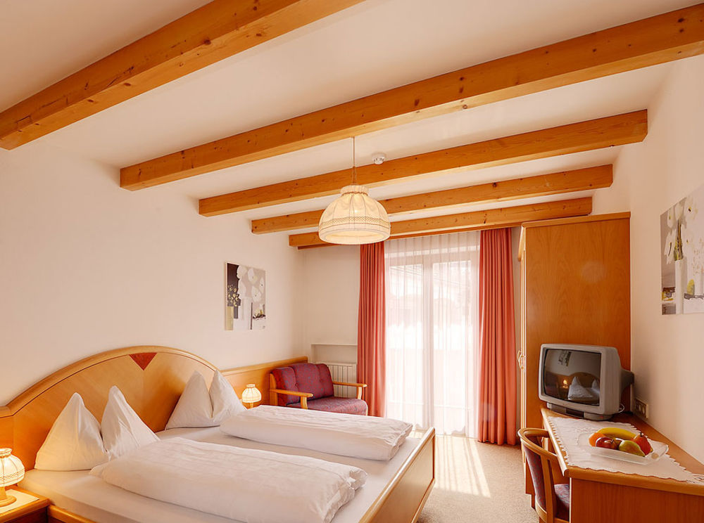 Hotel Goldene Rose Monguelfo-Tesido / Welsberg-Taisten Екстериор снимка